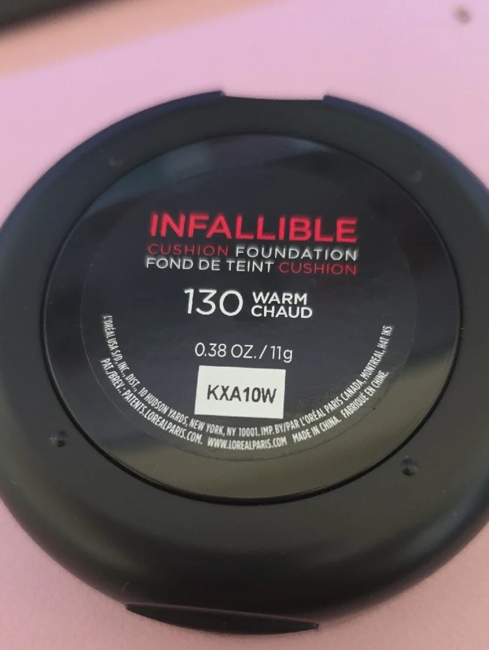 L'Oreal Compact Foundation - Black & Red Accents